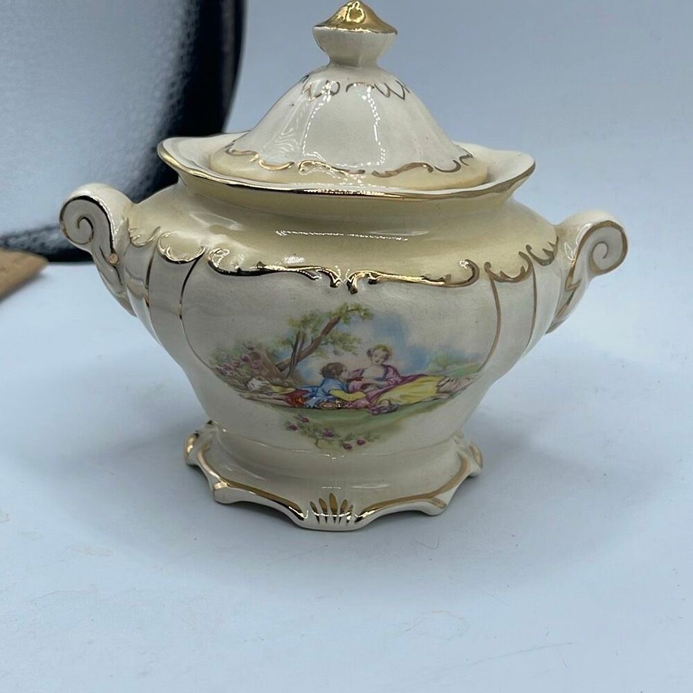 Vintage Sadler Pottery lidded bowl courting couple scene. Gold gilt trim.